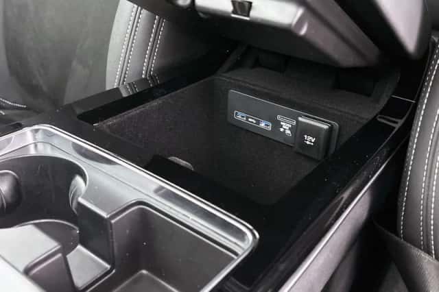 Land Rover Range Rover Velar (2019) thumbnail 37