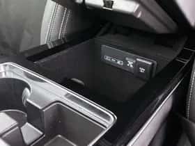 Land Rover Range Rover Velar (2019) thumbnail 37