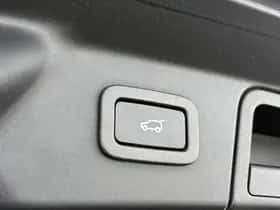 Land Rover Range Rover Velar (2019) thumbnail 38