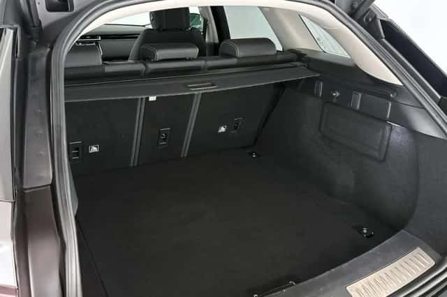Land Rover Range Rover Velar (2019) thumbnail 9