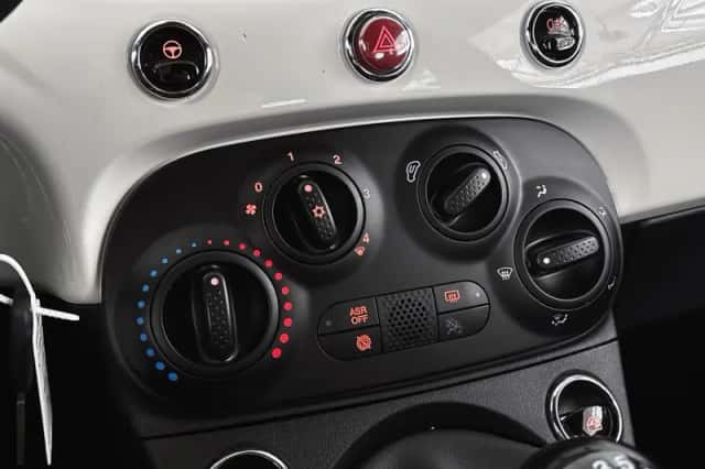 Fiat 500C (2022) thumbnail 23