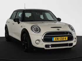 MINI Cooper S (2019) thumbnail 2