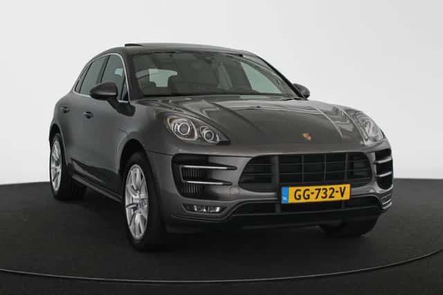 Porsche Macan (2015) thumbnail 2