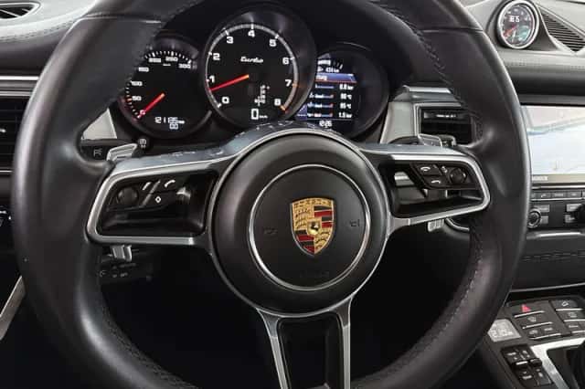 Porsche Macan (2015) thumbnail 12