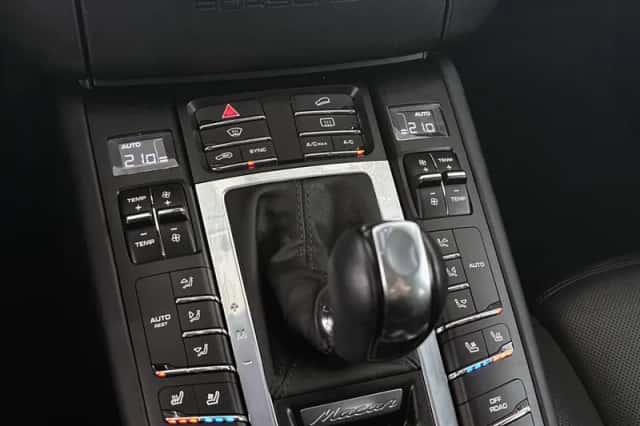 Porsche Macan (2015) thumbnail 26