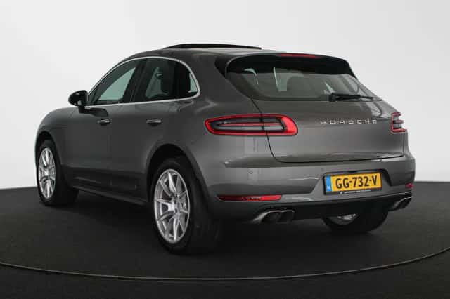 Porsche Macan (2015) thumbnail 4
