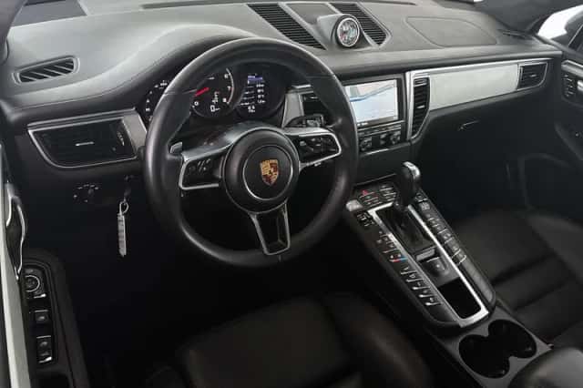 Porsche Macan (2015) thumbnail 5