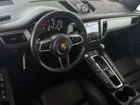 Porsche Macan (2015) thumbnail 5