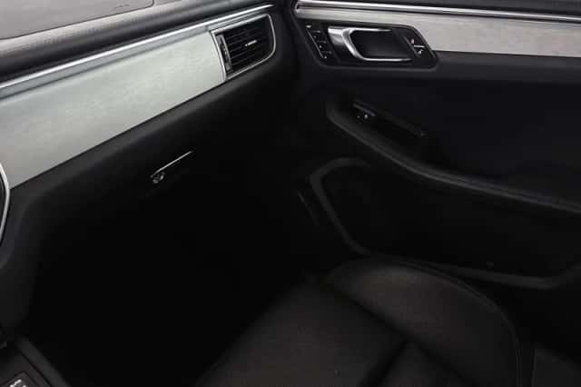 Porsche Macan (2015) thumbnail 41