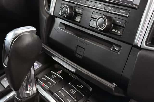 Porsche Macan (2015) thumbnail 44