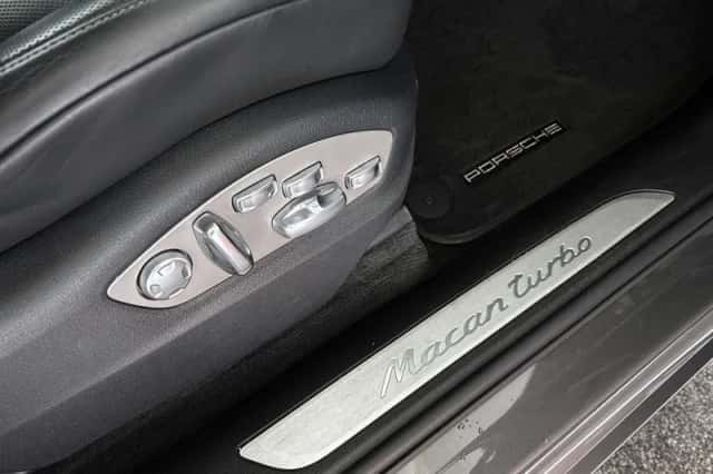 Porsche Macan (2015) thumbnail 45
