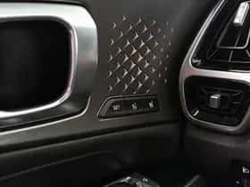 Kia Sorento (2021) thumbnail 19