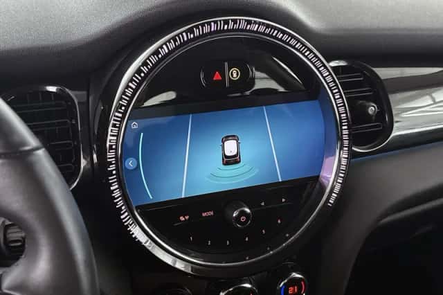 MINI Electric (2024) thumbnail 17