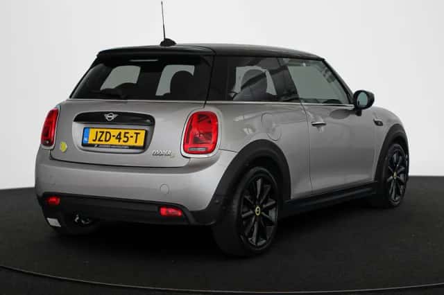 MINI Electric (2024) thumbnail 3