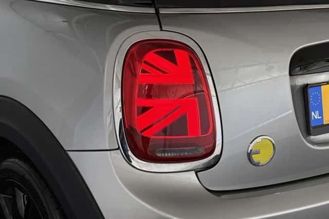MINI Electric (2024) thumbnail 22