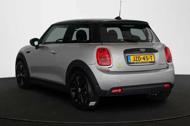 MINI Electric (2024) thumbnail 4