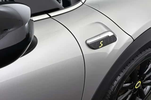 MINI Electric (2024) thumbnail 35