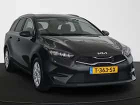 Kia Ceed Sportswagon (2023) thumbnail 2