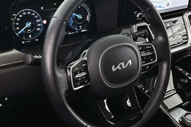 Kia Sorento (2022) thumbnail 10