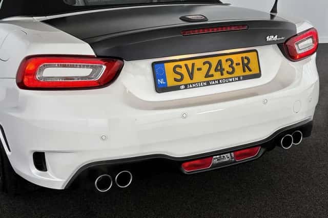 Abarth 124 Spider (2016) thumbnail 11