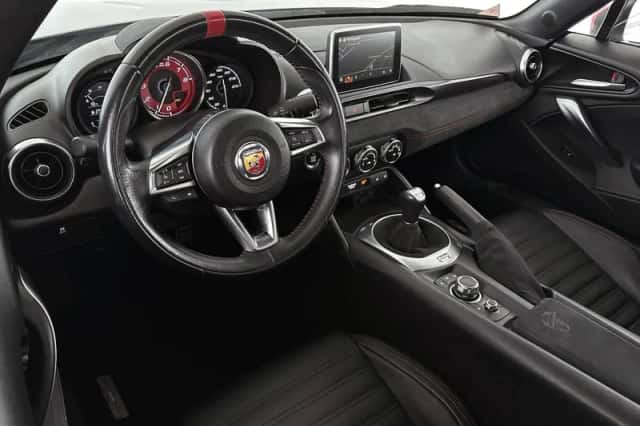Abarth 124 Spider (2016) thumbnail 5