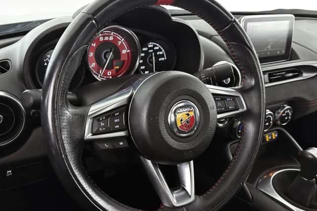 Abarth 124 Spider (2016) thumbnail 7