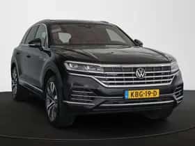 Volkswagen Touareg (2022) thumbnail 2
