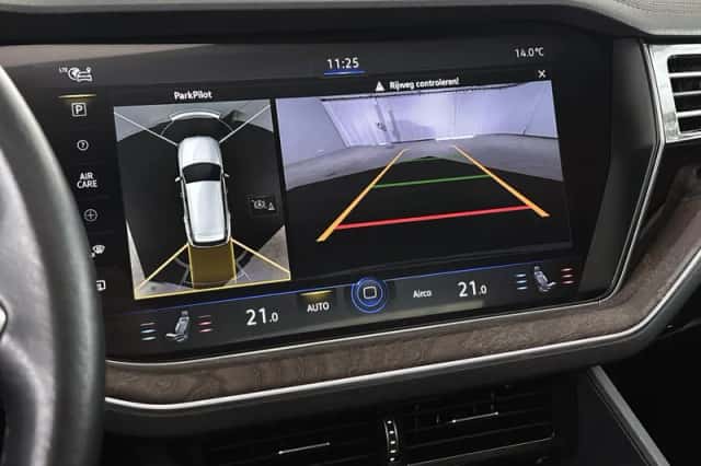Volkswagen Touareg (2022) thumbnail 18