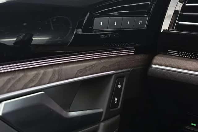 Volkswagen Touareg (2022) thumbnail 21