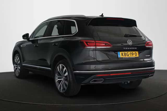 Volkswagen Touareg (2022) thumbnail 4
