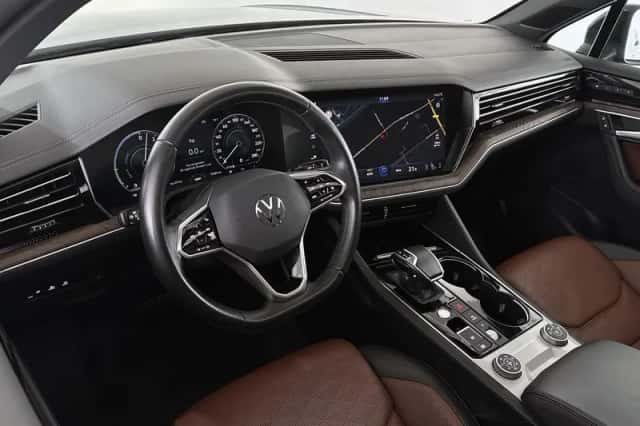 Volkswagen Touareg (2022) thumbnail 5