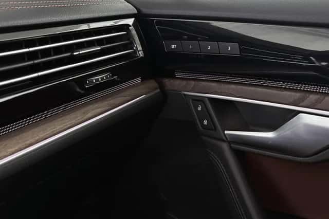 Volkswagen Touareg (2022) thumbnail 53