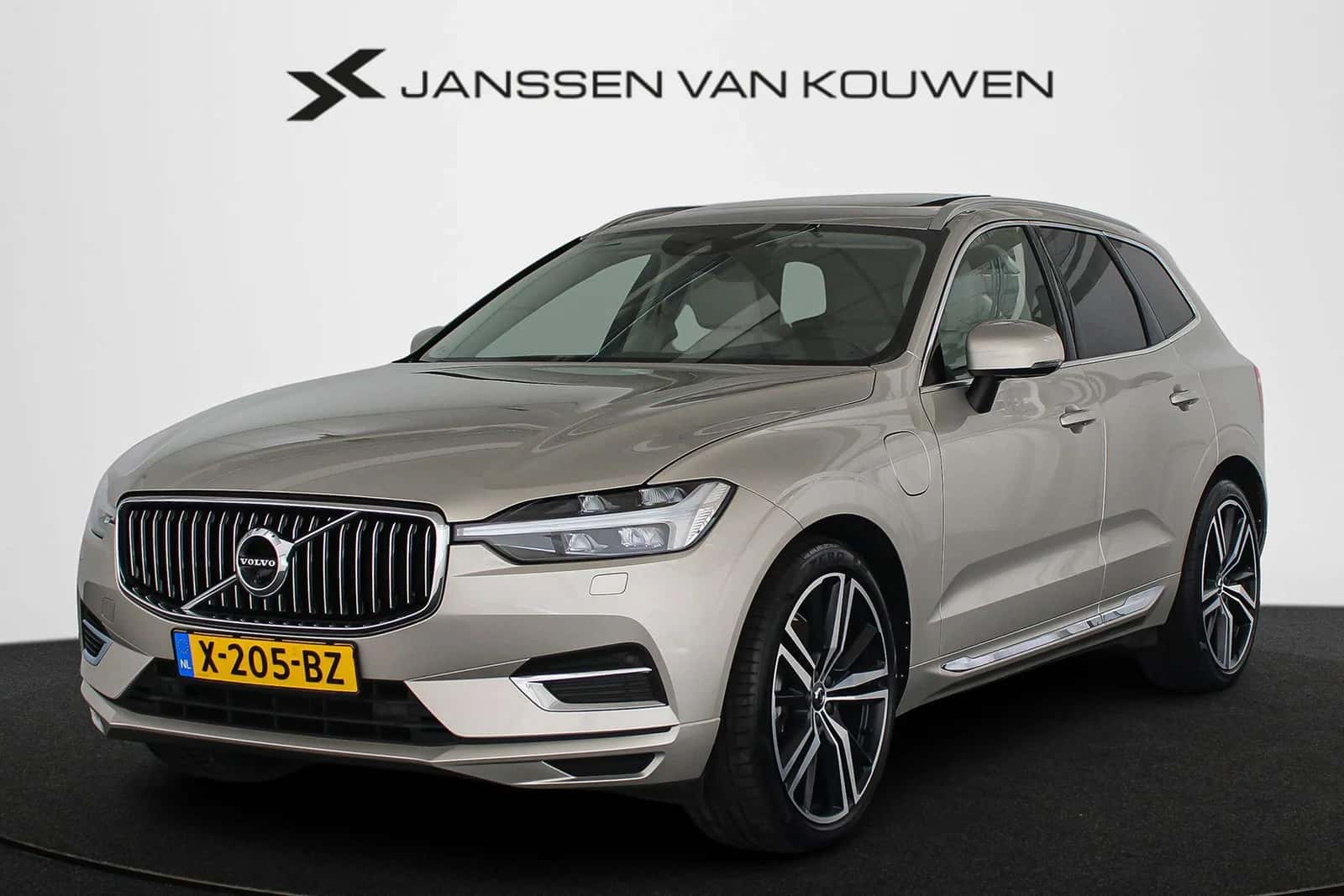 Volvo XC60 (2021) — foto 1