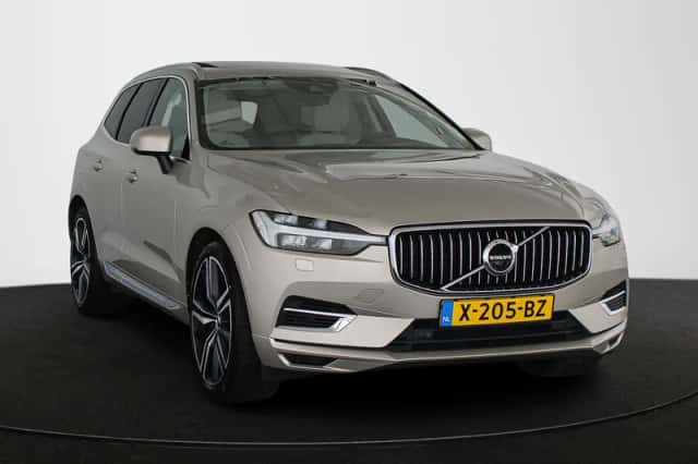 Volvo XC60 (2021) thumbnail 2