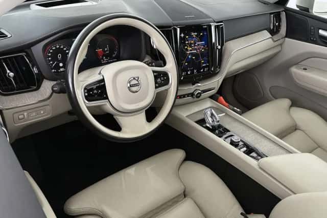 Volvo XC60 (2021) thumbnail 5