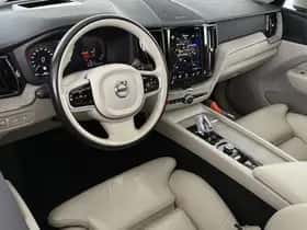 Volvo XC60 (2021) thumbnail 5