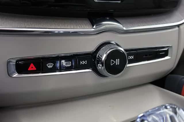 Volvo XC60 (2021) thumbnail 41