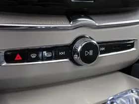 Volvo XC60 (2021) thumbnail 41