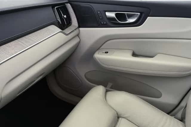 Volvo XC60 (2021) thumbnail 49
