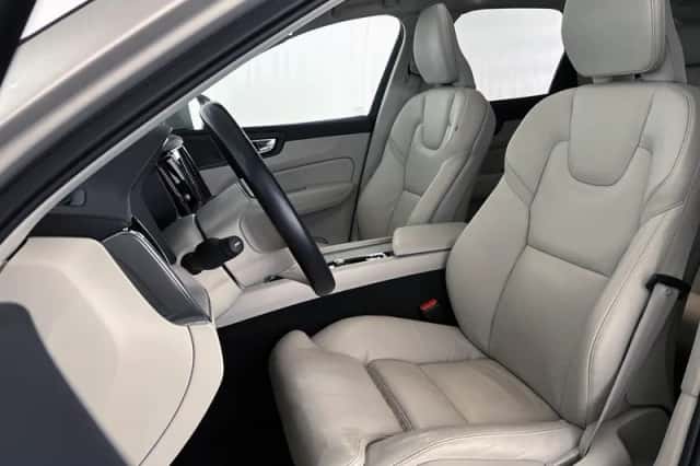 Volvo XC60 (2021) thumbnail 6