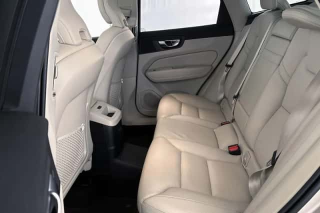 Volvo XC60 (2021) thumbnail 7