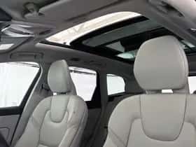 Volvo XC60 (2021) thumbnail 8