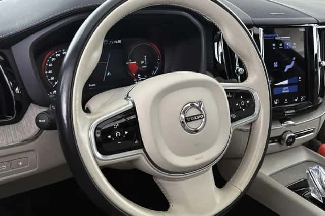 Volvo XC60 (2021) thumbnail 10