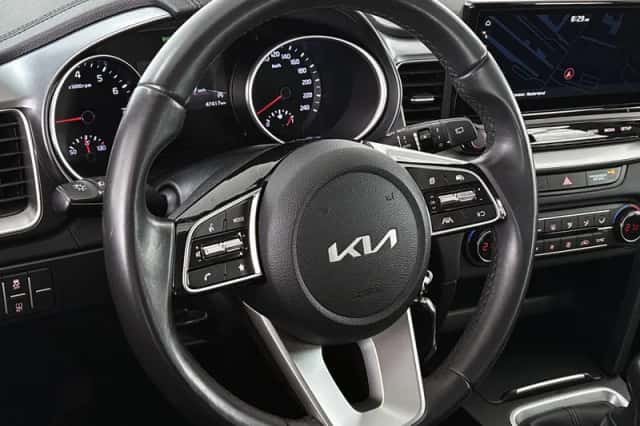 Kia Ceed (2023) thumbnail 11
