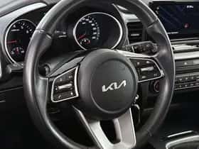 Kia Ceed (2023) thumbnail 11