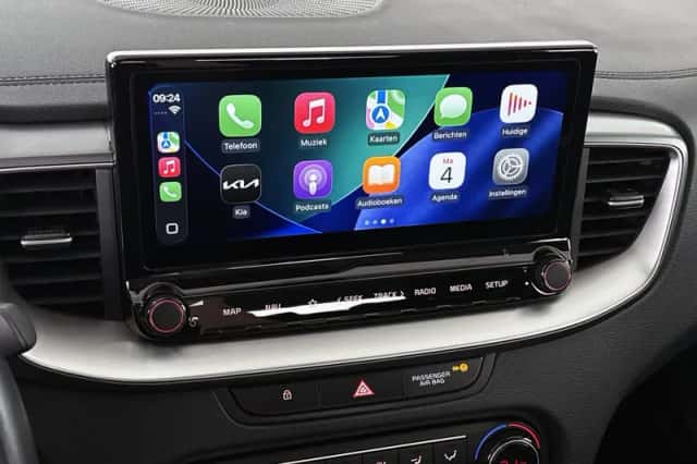 Kia Ceed (2023) thumbnail 16
