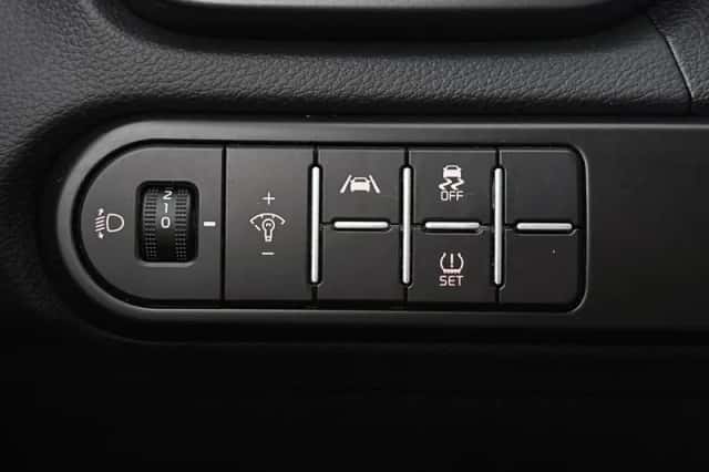 Kia Ceed (2023) thumbnail 22