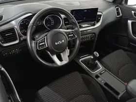Kia Ceed (2023) thumbnail 5