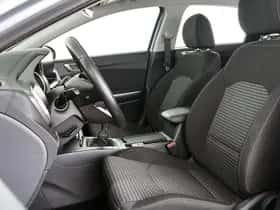 Kia Ceed (2023) thumbnail 6