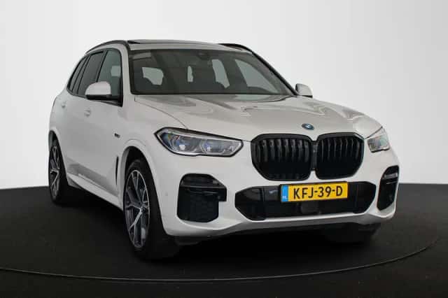 BMW X5 (2022) thumbnail 2
